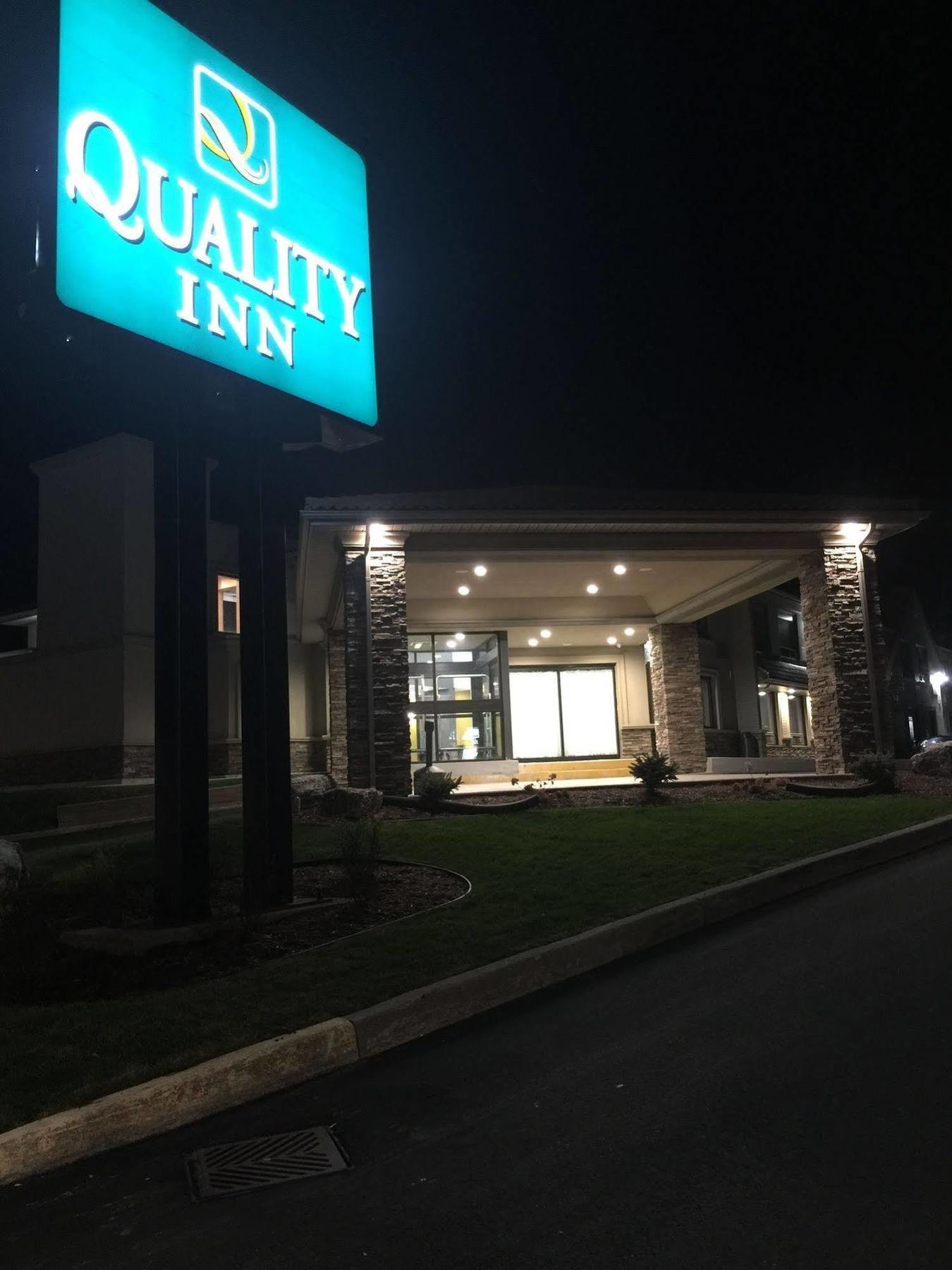 Quality Inn Лимингтон Экстерьер фото