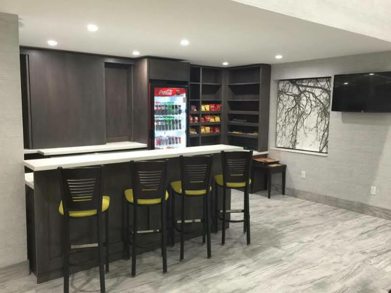 Quality Inn Лимингтон Экстерьер фото