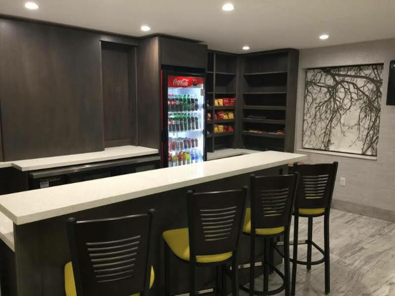 Quality Inn Лимингтон Экстерьер фото