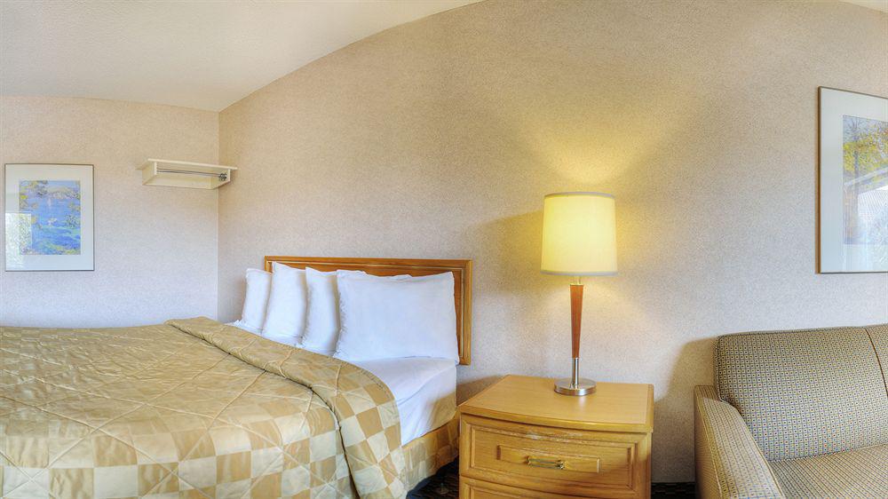 Quality Inn Лимингтон Экстерьер фото